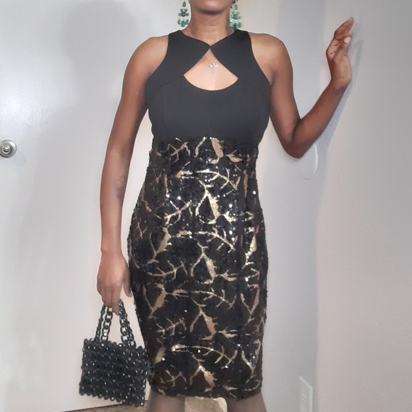 Size 10 Black and Gold Sequin Cocktail Dress - Picture 3 of 7